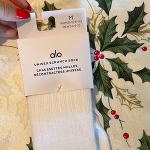 ALO Yoga Classic White Unisex Scrunch Socks